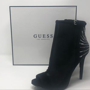 Guess Polli